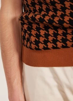 Houndstooth Knitted Vest | Percival X Ilaria | Espresso -Urban Wear Shop PERCIVAL MENSWEAR HOUNDSTOOTH SLEEVELESS VEST BROWN 1