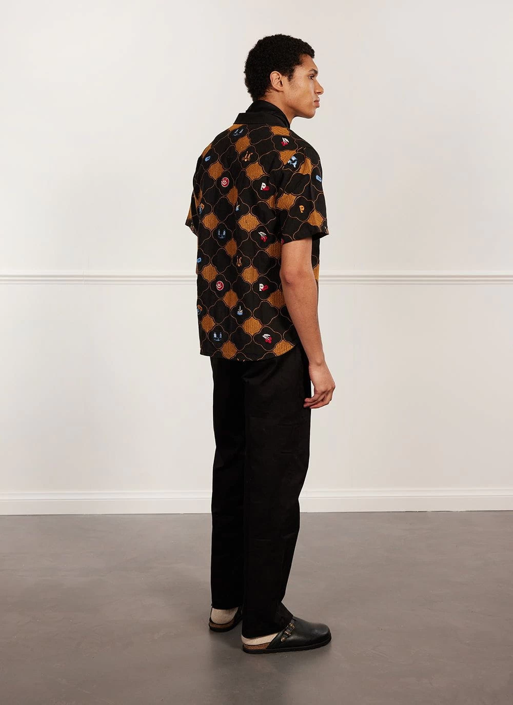 Tuck Shop Tapestry Cuban Shirt | Linen | Black 8 Tuck Shop Tapestry Cuban Shirt | Linen | Black - Image 6